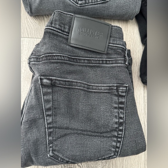 Set of 3 Hollister Men’s Jeans - Picture 7 of 10